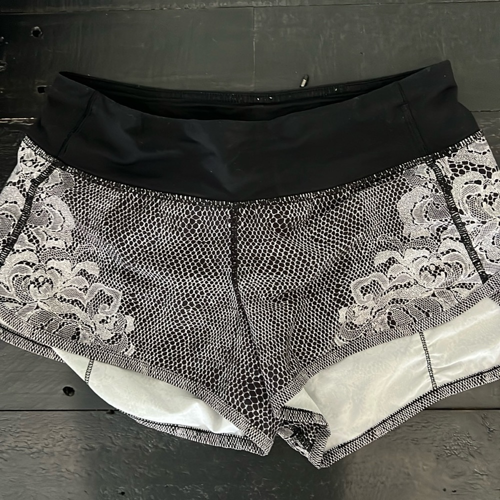 Lululemon Speed Up short low rose 2.5” size 2